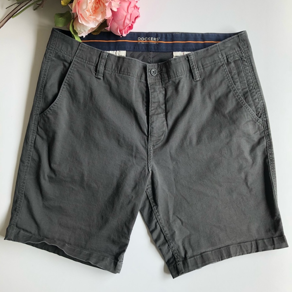 Men’s Dockers gray shorts size 38